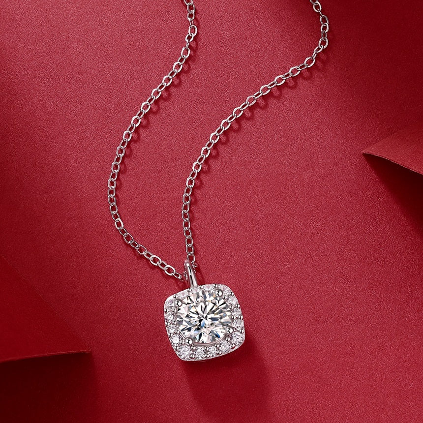 Collier avec pendentif carré en moissanite – Bijou de luxe léger en argent sterling S925 pour femme, cadeau d'anniversaire élégant
