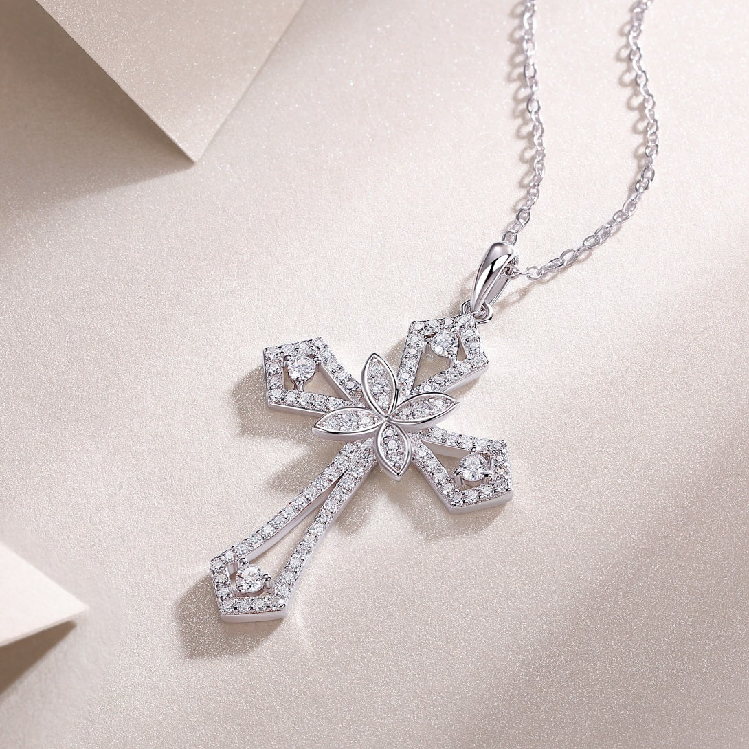 Collier croix en moissanite Shield of Love - Pendentif en argent sterling S925 à 92 pierres, taille 3EX, couleur D, bijou religieux