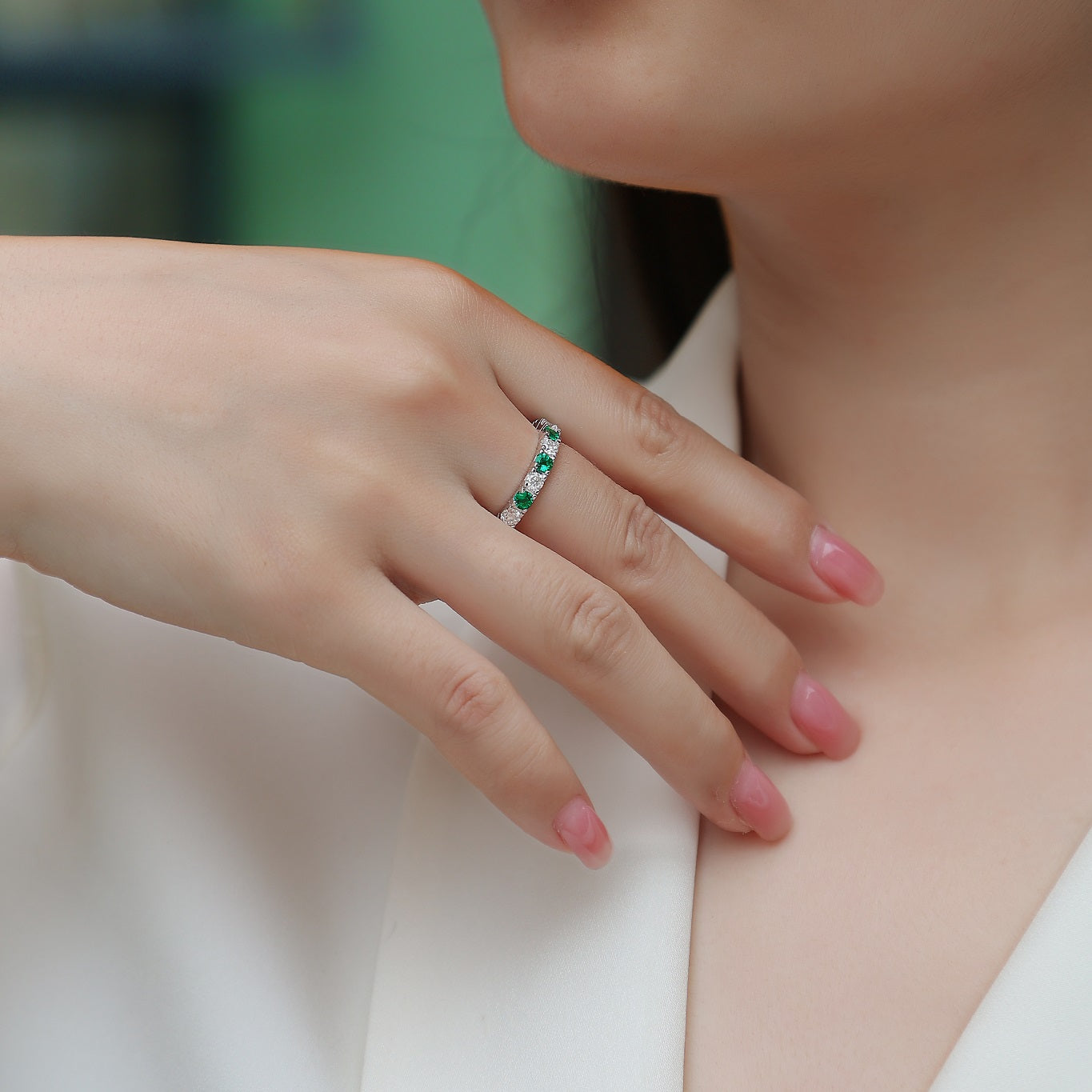 Luxury Moissanite and Lab-Grown Green Diamond Emerald Ring for Women | 925 Sterling Silver, Elegant & Ethical Jewelry
