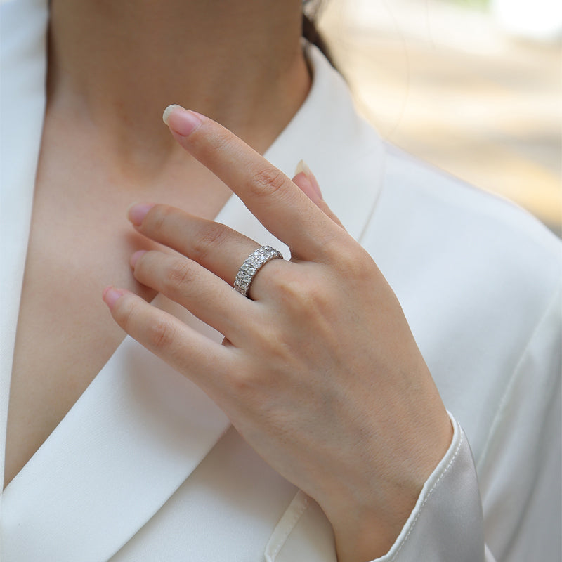 Bague en argent sterling S925 avec moissanite – Bague élégante et légère pour femme. Scintillement tendance, effet diamant, hypoallergénique et résistante au ternissement. Design unique, idéal pour un cadeau d'amour ou pour se faire plaisir.
