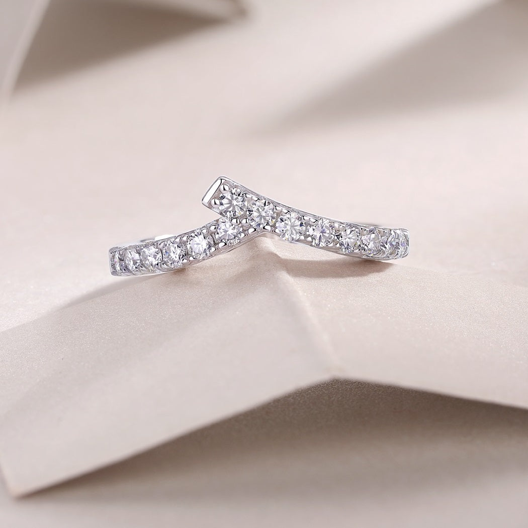 Chase Dreams Moissanite V-Ring - S925 Sterling Silver 0.4ct D Color V-Shaped Stackable Ring, 3EX Cut